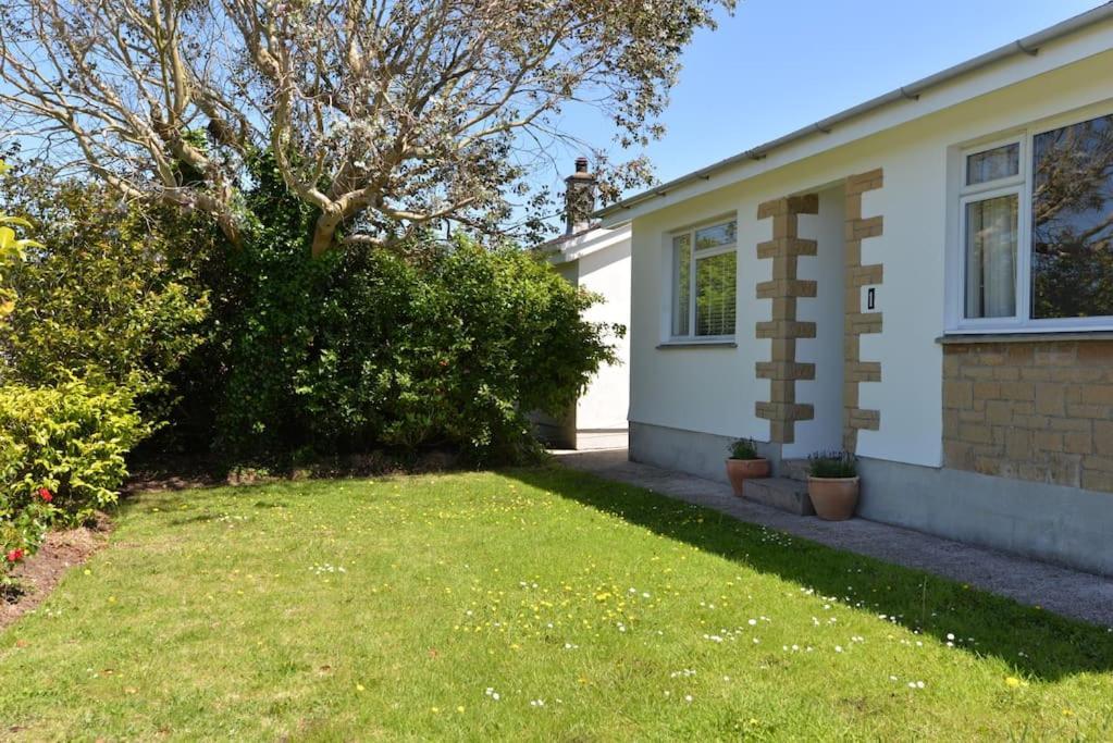 3-Bedroom Bungalow With Parking, Goldsithney, Penzance, Cornwall Perranuthnoe Exterior foto